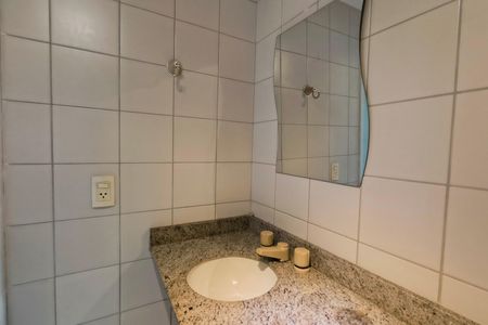 Apartamento à venda com 68m², 2 quartos e 1 vagaBanheiro Social