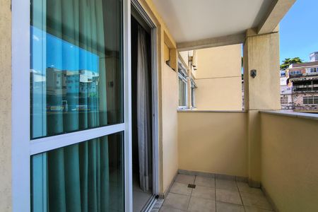 Apartamento à venda com 68m², 2 quartos e 1 vagaVaranda