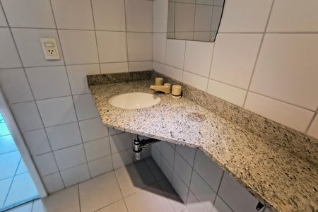 Apartamento à venda com 68m², 2 quartos e 1 vagaBanheiro Social