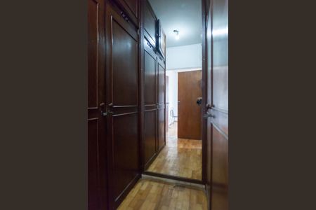 Apartamento para alugar com 230m², 4 quartos e 3 vagasCloset da suíte