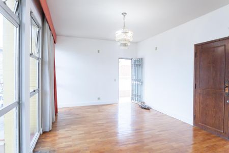 Apartamento para alugar com 230m², 4 quartos e 3 vagassala