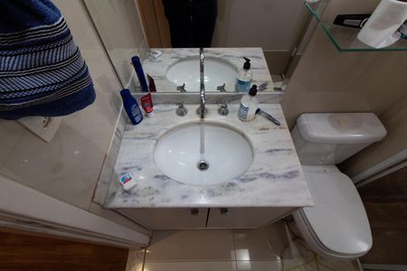 Apartamento à venda com 58m², 2 quartos e 1 vagaBANHEIRO