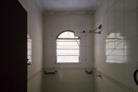 Banheiro de casa para alugar com 2 quartos, 60m² em Jardim Thelma, São Bernardo do Campo