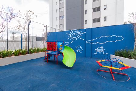 Apartamento à venda com 88m², 2 quartos e 2 vagas Apartamento à venda com 88m², 2 quartos e 2 vagasÁrea comum - Playground