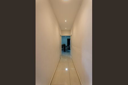 Corredor de casa para alugar com 3 quartos, 366m² em Vila Zat, São Paulo