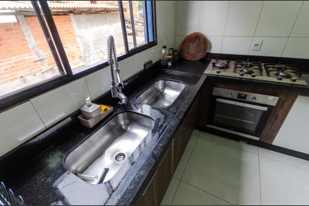 Casa para alugar com 366m², 3 quartos e 6 vagasCozinha