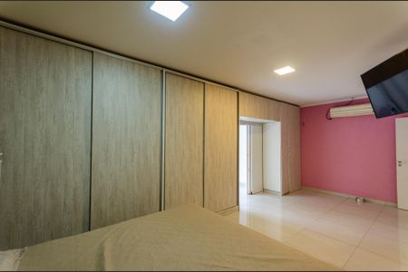 Casa para alugar com 366m², 3 quartos e 6 vagasSuíte