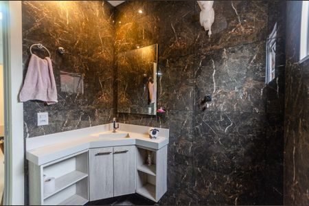 Casa para alugar com 366m², 3 quartos e 6 vagasBanheiro Social