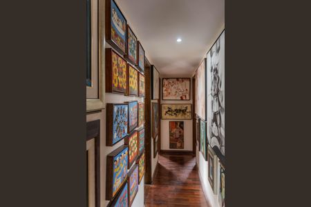 Apartamento à venda com 129m², 4 quartos e 2 vagasCorredor