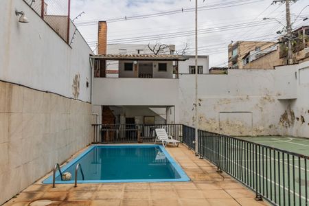 Apartamento à venda com 129m², 4 quartos e 2 vagasÁrea comum - Piscina