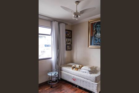 Apartamento à venda com 129m², 4 quartos e 2 vagasQuarto 2