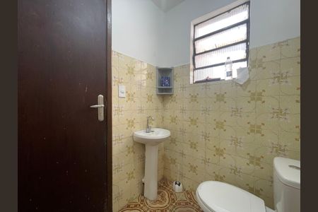 Banheiro de kitnet/studio para alugar com 1 quarto, 28m² em Jardim Rosa de Franca, Guarulhos