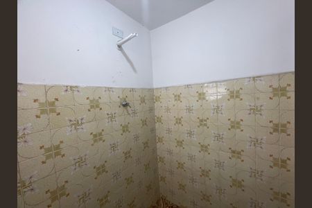 Banheiro de kitnet/studio para alugar com 1 quarto, 28m² em Jardim Rosa de Franca, Guarulhos