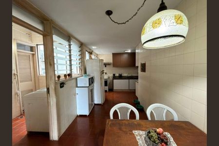 Apartamento à venda com 128m², 2 quartos e 1 vaga