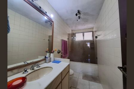 Apartamento à venda com 128m², 2 quartos e 1 vagaBanheiro da suíte 1