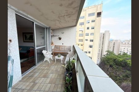 Apartamento à venda com 128m², 2 quartos e 1 vaga