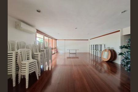 Apartamento à venda com 128m², 2 quartos e 1 vagaÁrea comum