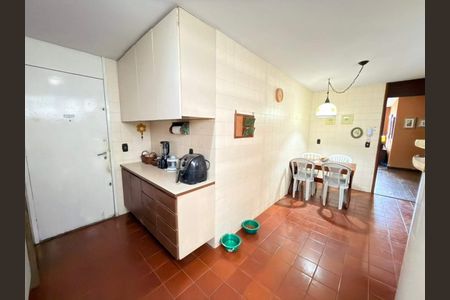 Apartamento à venda com 128m², 2 quartos e 1 vaga
