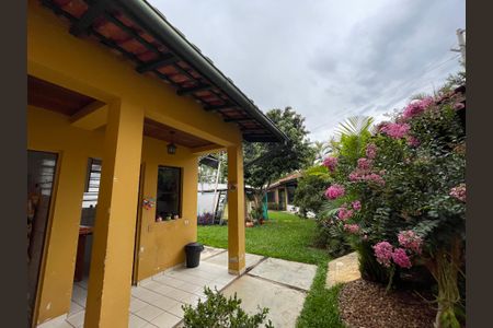 Casa de condomínio para alugar com 581m², 4 quartos e 3 vagas Casa de condomínio para alugar com 581m², 4 quartos e 3 vagasFachada