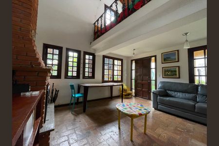 Sala de casa de condomínio para alugar com 4 quartos, 581m² em Chácara Represinha, Cotia