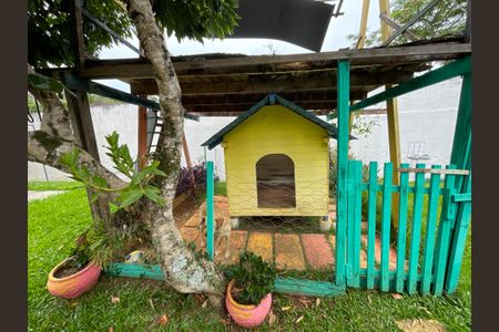 Casa de condomínio para alugar com 581m², 4 quartos e 3 vagas Casa de condomínio para alugar com 581m², 4 quartos e 3 vagasQuintal