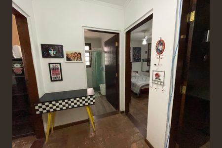 Casa de condomínio para alugar com 581m², 4 quartos e 3 vagas Casa de condomínio para alugar com 581m², 4 quartos e 3 vagasCorredor