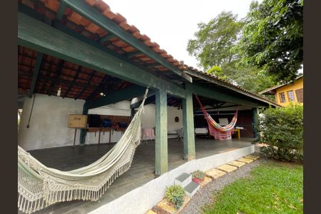 Casa de condomínio para alugar com 581m², 4 quartos e 3 vagas Casa de condomínio para alugar com 581m², 4 quartos e 3 vagasQuintal