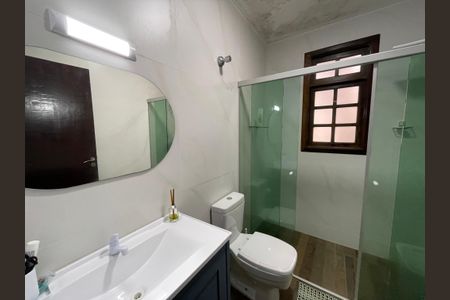 Casa de condomínio para alugar com 581m², 4 quartos e 3 vagas Casa de condomínio para alugar com 581m², 4 quartos e 3 vagasBanheiro 1