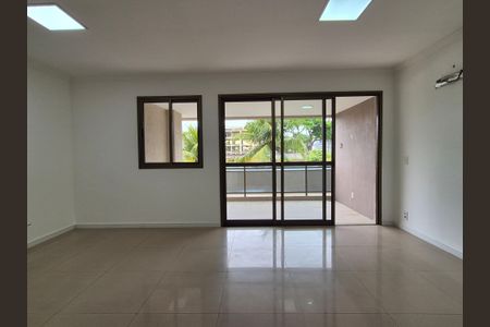 Apartamento à venda com 117m², 3 quartos e 2 vagas Apartamento à venda com 117m², 3 quartos e 2 vagasSala