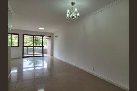 Apartamento à venda com 117m², 3 quartos e 2 vagas Apartamento à venda com 117m², 3 quartos e 2 vagasSala