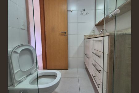 Apartamento à venda com 117m², 3 quartos e 2 vagas Apartamento à venda com 117m², 3 quartos e 2 vagasBanheiro da Suíte