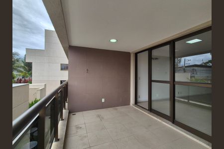 Apartamento à venda com 117m², 3 quartos e 2 vagas Apartamento à venda com 117m², 3 quartos e 2 vagasVaranda