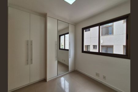 Apartamento à venda com 117m², 3 quartos e 2 vagas Apartamento à venda com 117m², 3 quartos e 2 vagasQuarto