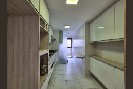 Apartamento à venda com 117m², 3 quartos e 2 vagas Apartamento à venda com 117m², 3 quartos e 2 vagasCozinha