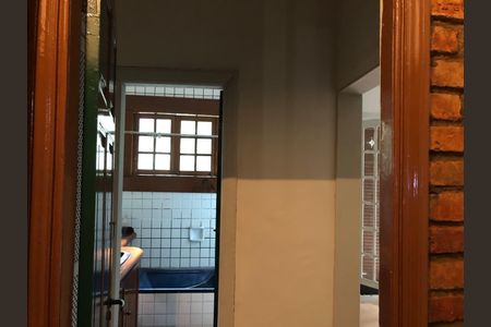 Casa de condomínio para alugar com 150m², 3 quartos e 4 vagasBanheiro