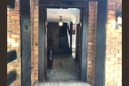 Casa de condomínio para alugar com 150m², 3 quartos e 4 vagasCorredor