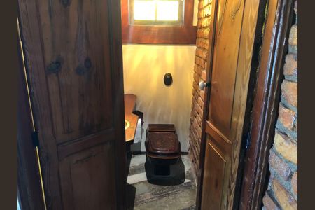 Casa de condomínio para alugar com 150m², 3 quartos e 4 vagasBanheiro