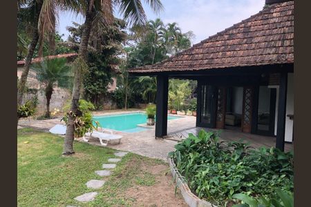 Casa de condomínio para alugar com 150m², 3 quartos e 4 vagasÁrea externa