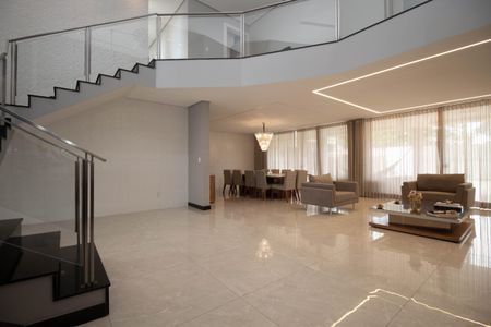 Sala 1 de casa de condomínio para alugar com 4 quartos, 827m² em Condomínio Mansões Entrelagos, Brasília