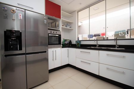 Casa de condomínio para alugar com 629m², 5 quartos e 6 vagasCozinha