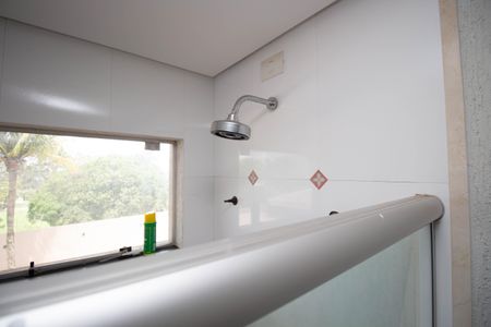 Casa de condomínio para alugar com 629m², 5 quartos e 6 vagasBanheiro da Suíte 2