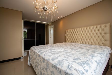 Casa de condomínio para alugar com 629m², 5 quartos e 6 vagasSuíte Master