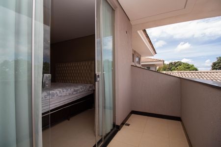 Casa de condomínio para alugar com 629m², 5 quartos e 6 vagasSacada 3