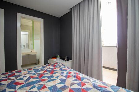 Casa de condomínio para alugar com 629m², 5 quartos e 6 vagasSuíte 2