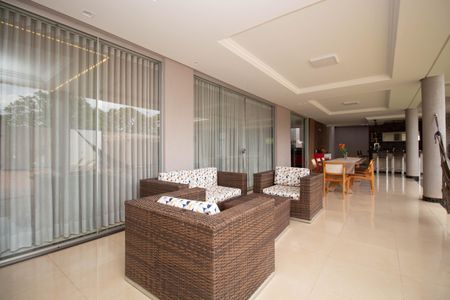 Casa de condomínio para alugar com 629m², 5 quartos e 6 vagasVaranda