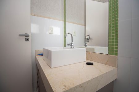 Casa de condomínio para alugar com 629m², 5 quartos e 6 vagasBanheiro da Suíte 2