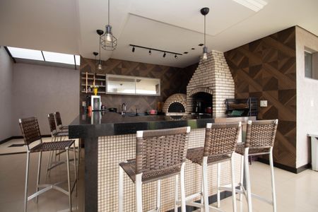 Casa de condomínio para alugar com 629m², 5 quartos e 6 vagasChurrasqueira