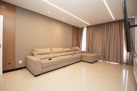 Casa de condomínio para alugar com 629m², 5 quartos e 6 vagasSala 2