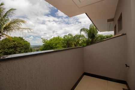 Casa de condomínio para alugar com 629m², 5 quartos e 6 vagasSacada 1