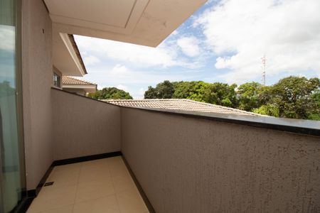 Casa de condomínio para alugar com 629m², 5 quartos e 6 vagasSacada 3